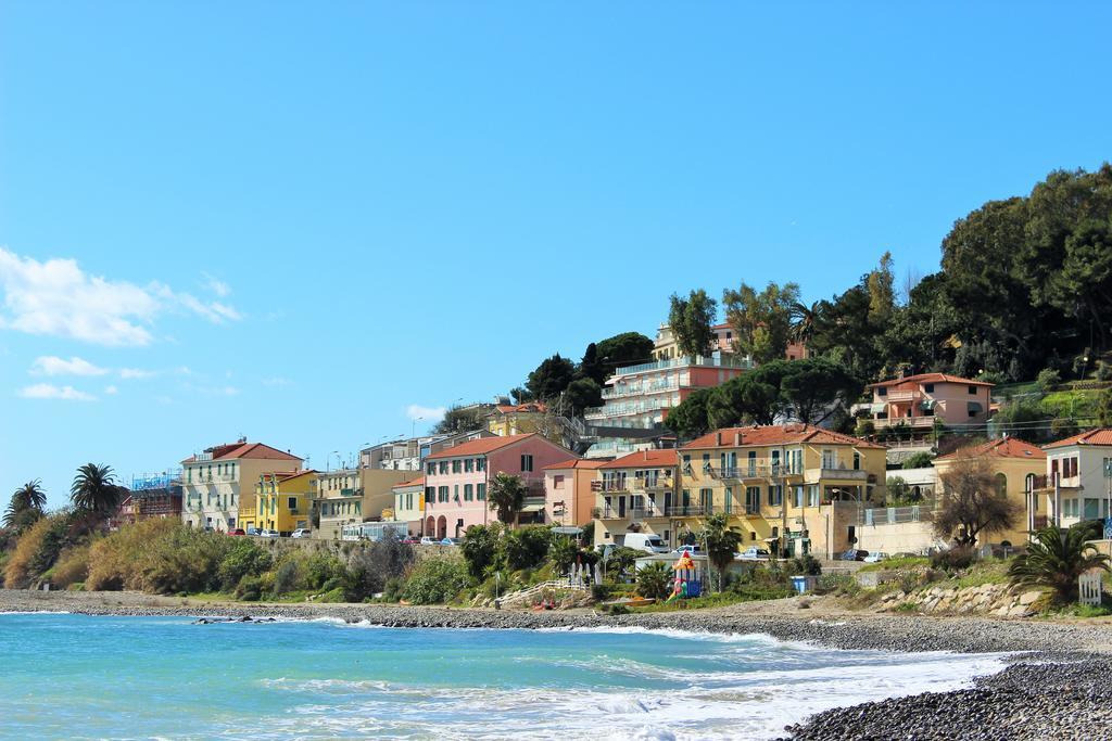 Hotel Lucerna Arma di Taggia Esterno foto