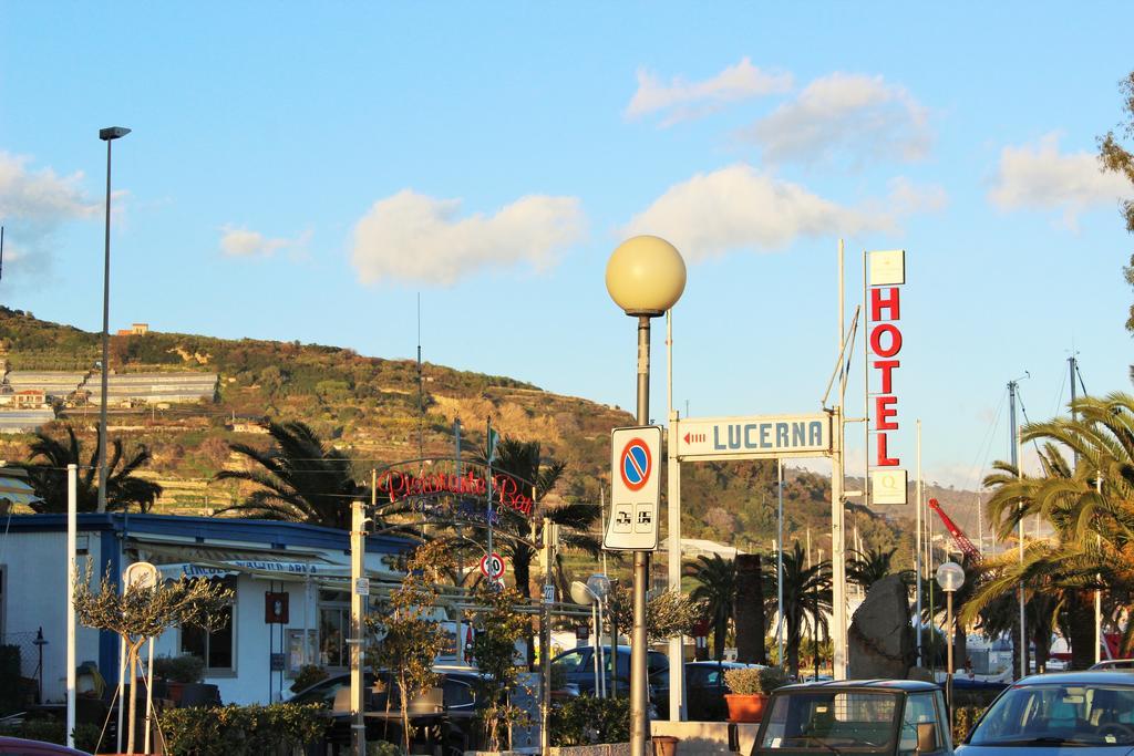 Hotel Lucerna Arma di Taggia Esterno foto