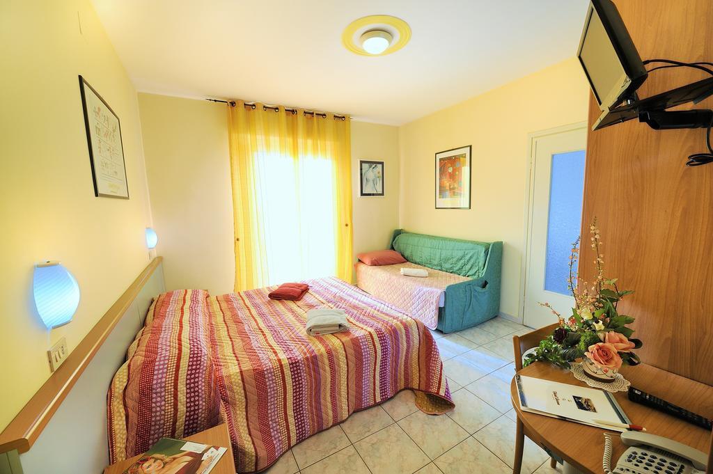 Hotel Lucerna Arma di Taggia Esterno foto