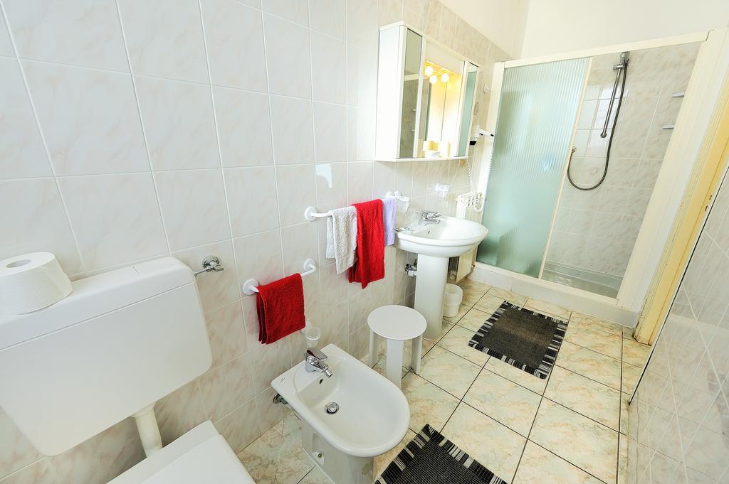 Hotel Lucerna Arma di Taggia Esterno foto